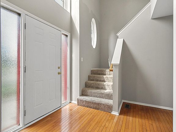 4th image of 328 Arnold Ave