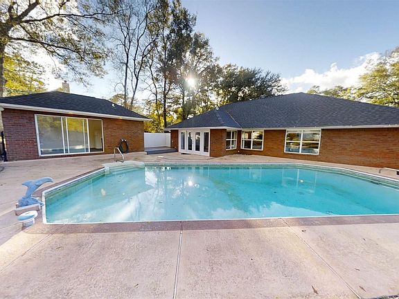 3rd image of 2722 Ashbury Ln