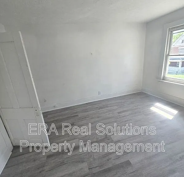 150 S Cypress Ave — Photo 21