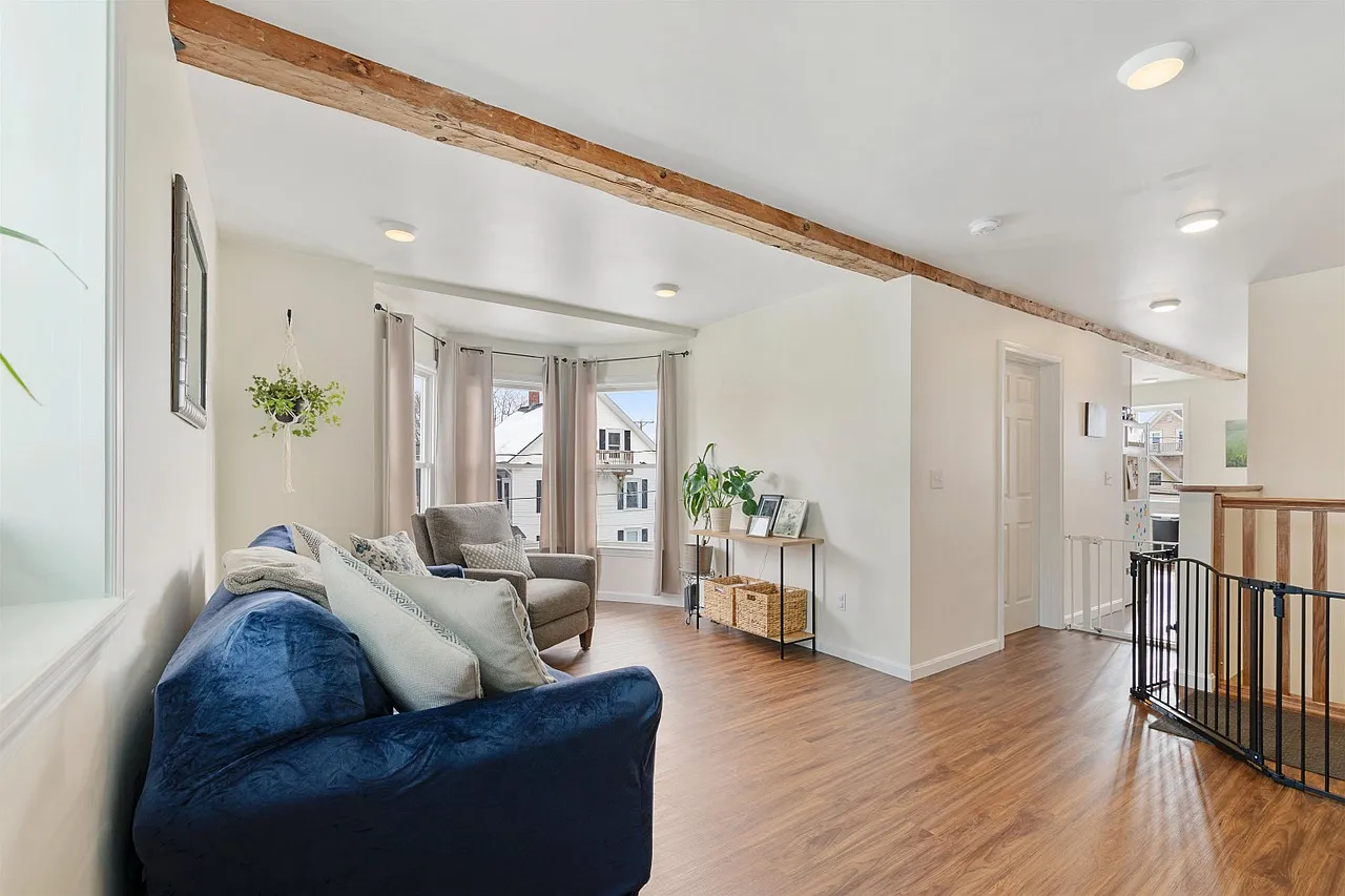 2 bed, 800 sqft, $2,550 — Photo 3