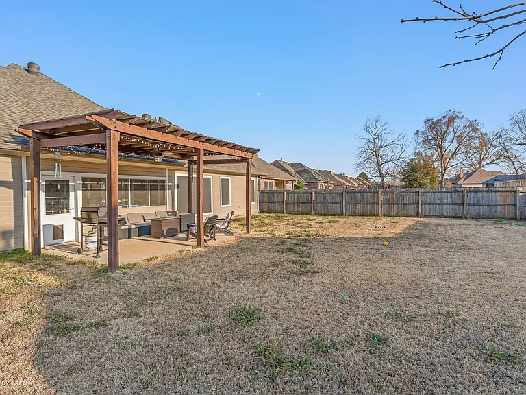 4425 Ellis Ct — Photo 32