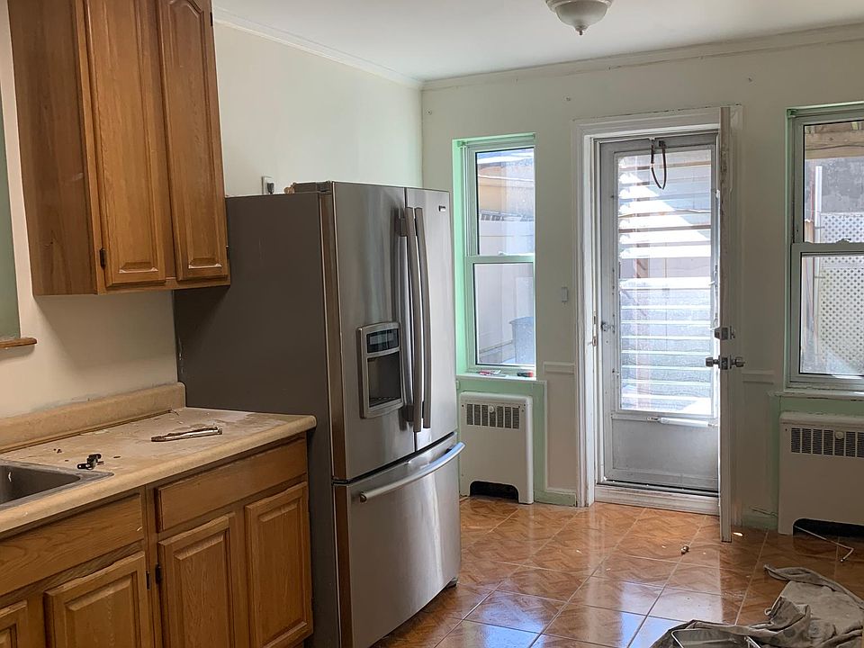 1st image of 3704 Oceanic Ave