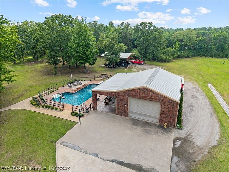 Listing photo 4
