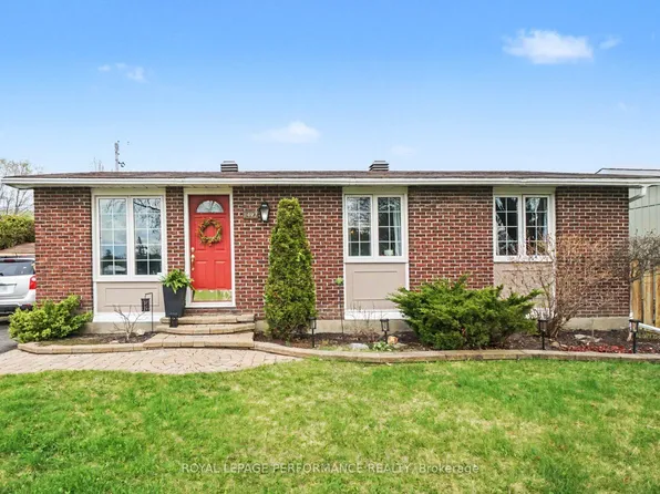 1497 Blackheath St, Ottawa, ON K1E 1K6