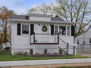 126 Seabreeze Ave, Middletown, NJ 07748