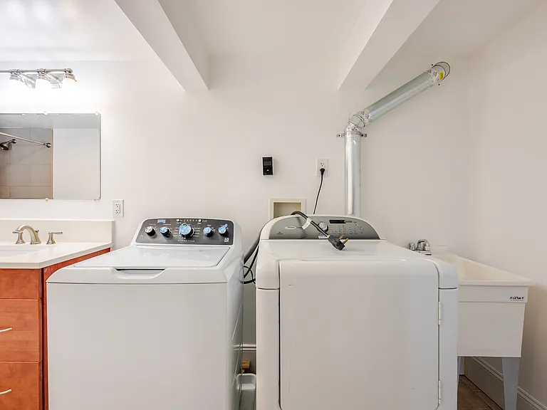 240 Van Buren St NW — Photo 20