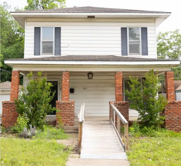 413 E Hazel Ave — Photo 2