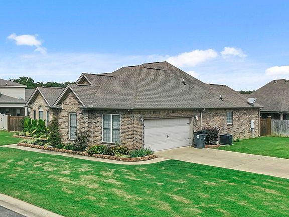 3rd image of 424 Natalie Cir