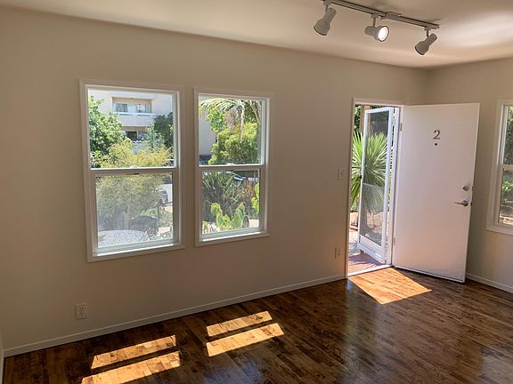 2nd image of 935 Euclid St #2
