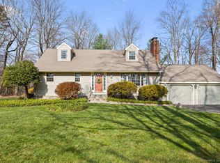 95 Ridgewood Rd, Ridgefield, CT 06877