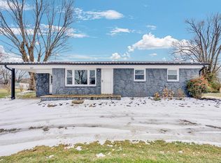 607 W 4th St, Livingston, TN 38570