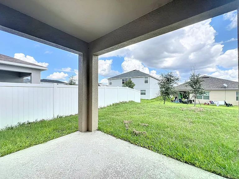 1043 Cascade Dr — Photo 5