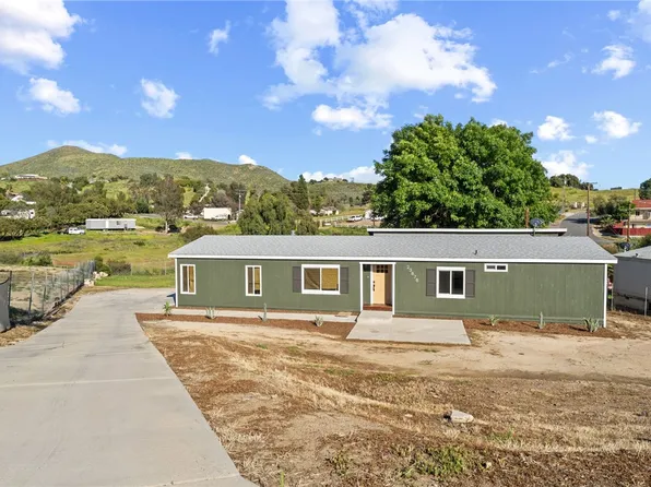 23878 Circle Dr, Canyon Lake, CA 92587