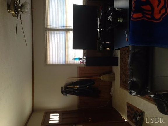 3rd image of 1020 Moseley Dr #1024