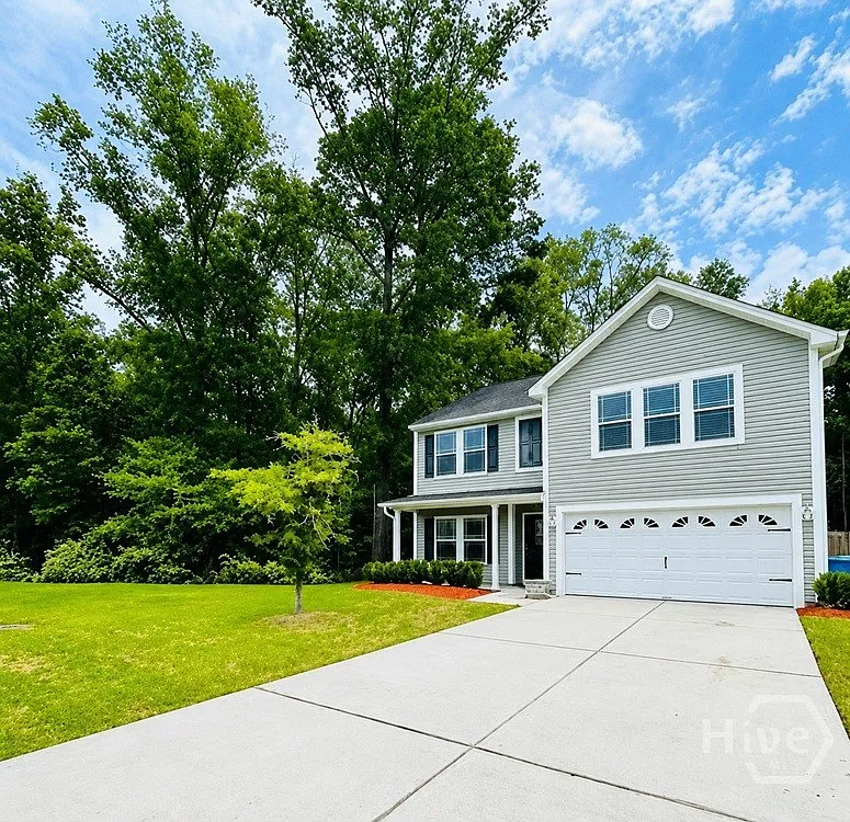 3 bed, 2.5 bath, 2354 sqft, $2,100 — Photo 1