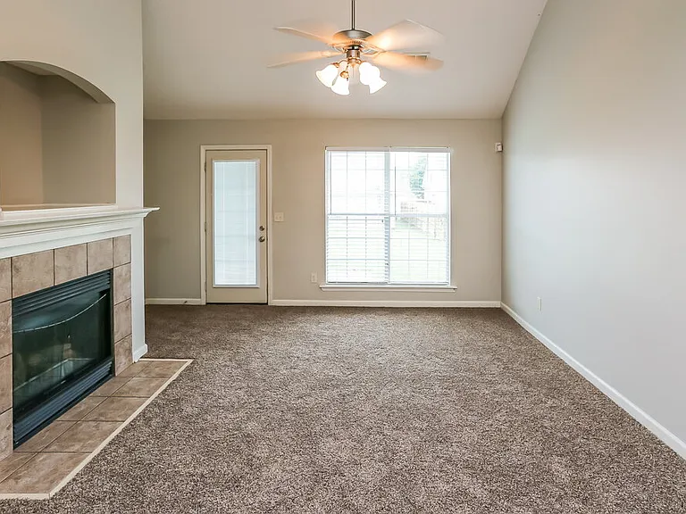 4832 Ashcroft Dr — Photo 4