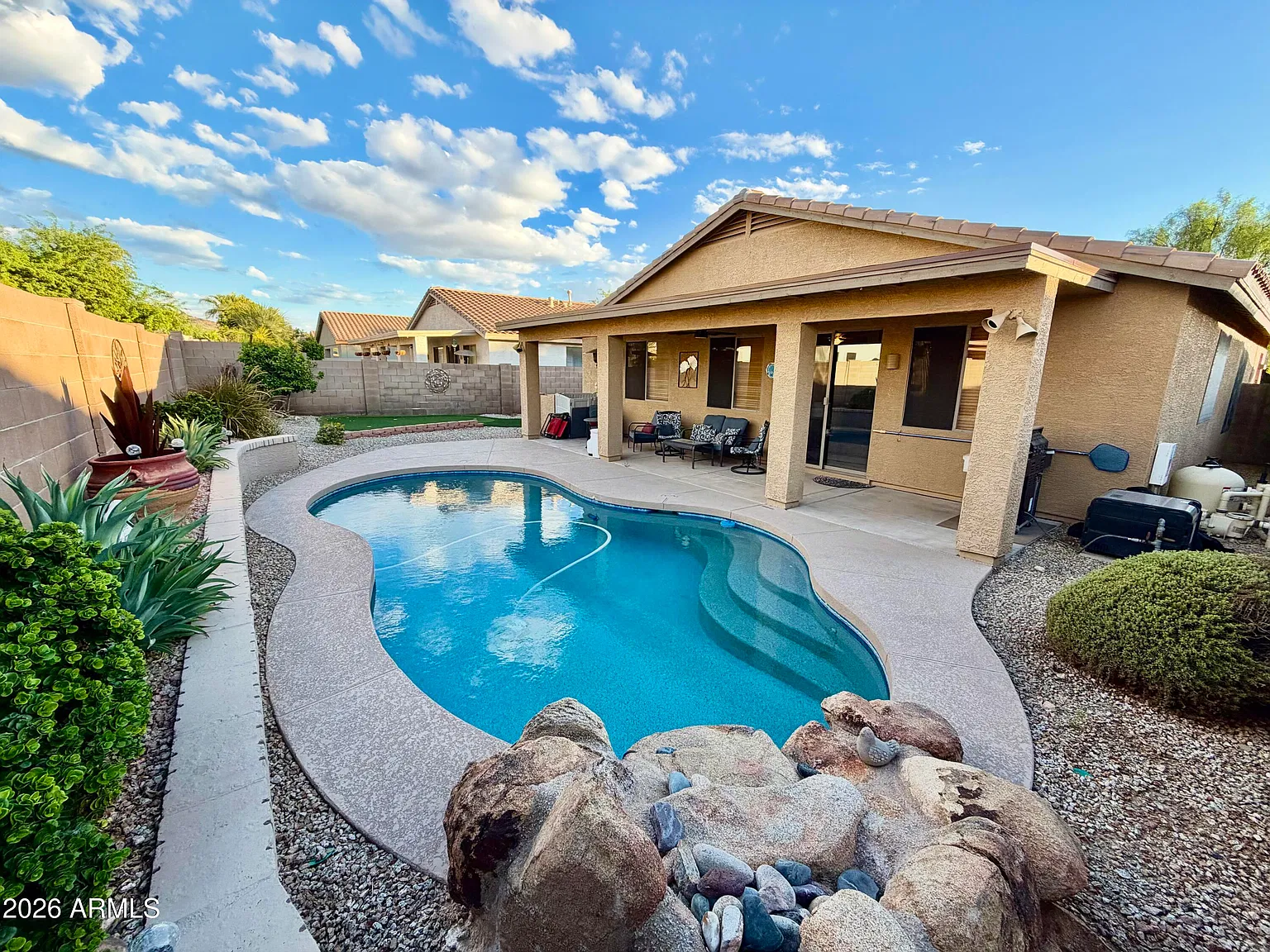 3 bed, 2.0 bath, $2,550 — Photo 2