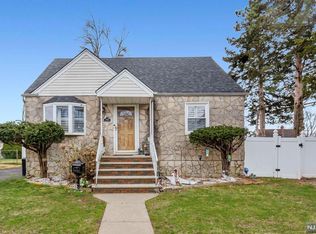 140 Graham Ter, Saddle Brook, NJ 07663