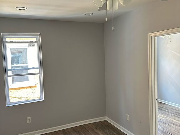 3rd image of 133 E Roosevelt Blvd APT 3