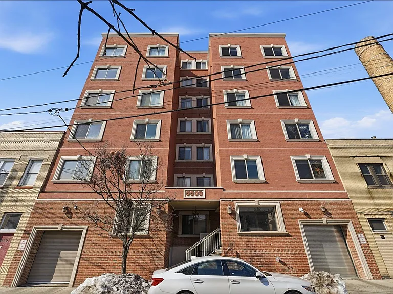 5509 Madison St #504 — Photo 23