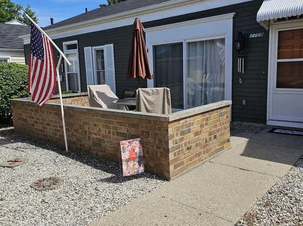 7709 Coachman Ln #4, Jenison, MI 49428