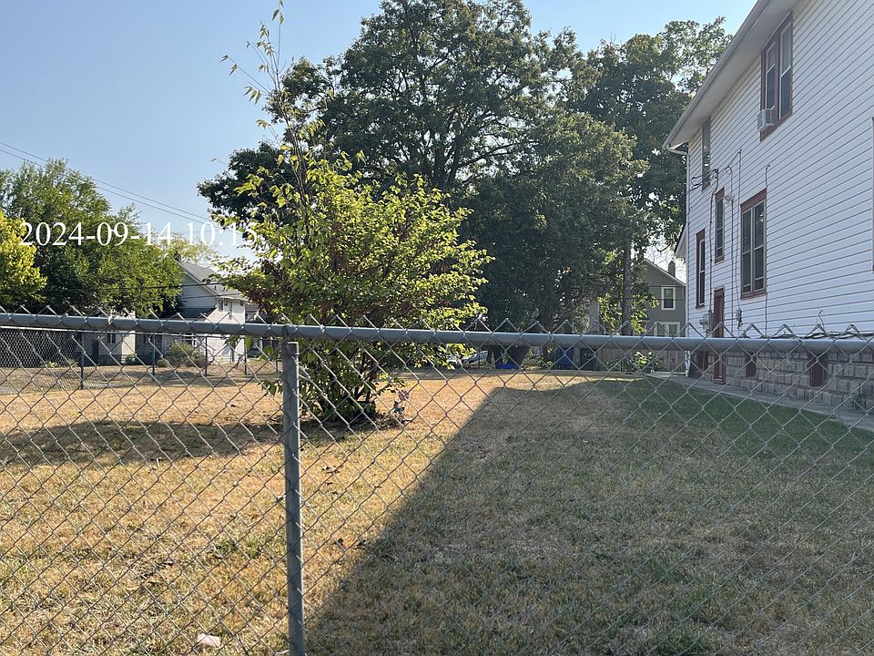 2nd image of 800 Lilley Ave