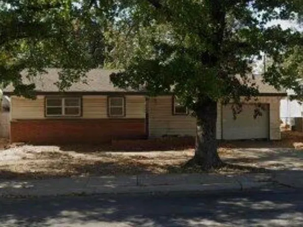 2040 N 5th St, Ponca City, OK 74601