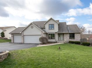 6609 Tipperary Trl, Roscoe, IL 61073