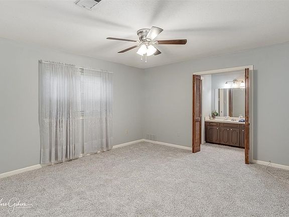 4th image of 9408 Evergreen Dr