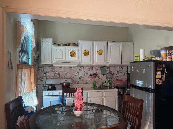 1309 Summit Avenue image 19 of 31