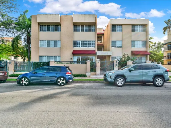 300 Madeira Ave APT 302, Coral Gables, FL 33134