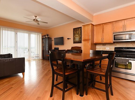 3rd image of 3630 N Harlem Ave APT 401
