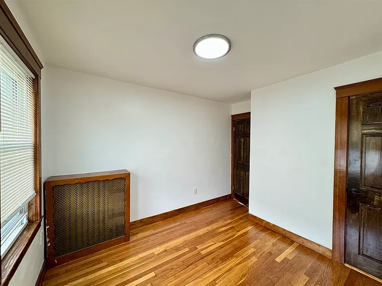 89-91 Thacher St #2 — Photo 18