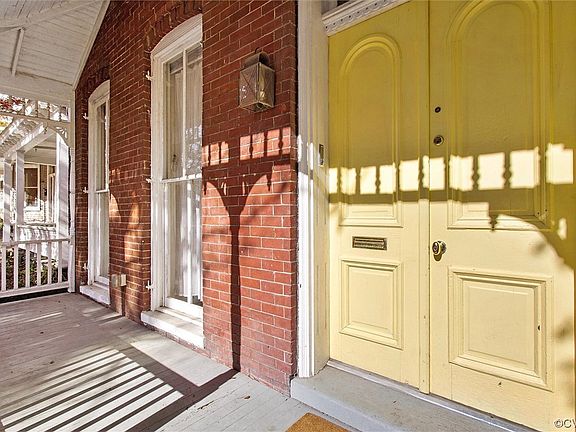 2nd image of 3608 1/2 E Broad St
