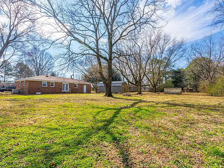 121 Forrest Dr — Photo 34