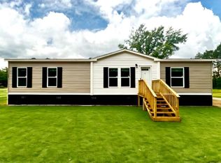 228 Oak Lake Dr, Hinesville, GA 31313