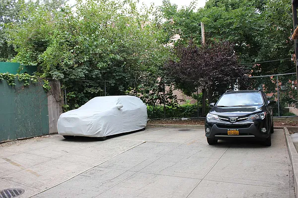 Rented by D&D Realty Services | media 30