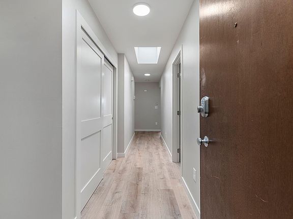 2nd image of 2037 Franklin Ave E APT 401