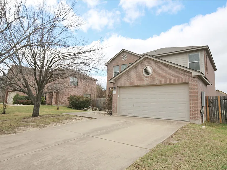 213 Rim Rock Dr — Photo 3