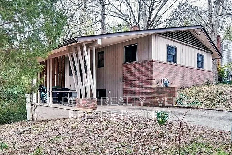 3 bed, 2.0 bath, 1200 sqft, $5,600 — Photo 2