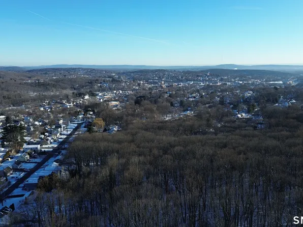 Malone Avenue, Bristol, CT 06010