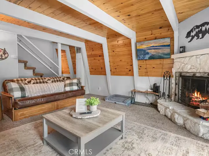 2 bed, 1024 sqft, $2,450 — Photo 3