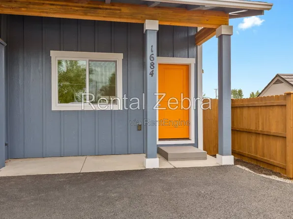 1684 SW Salmon Ave, Redmond, OR 97756