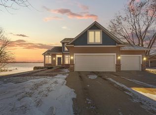 4090 Wells Lake Ct, Faribault, MN 55021