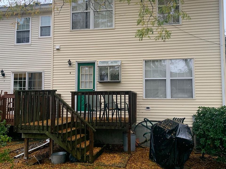 2nd image of 8 Byrnes Ln E