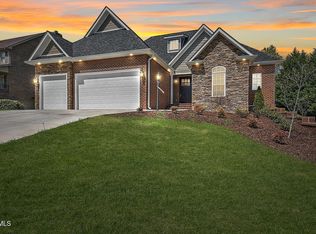 1010 Allandale Cir, Kingsport, TN 37660