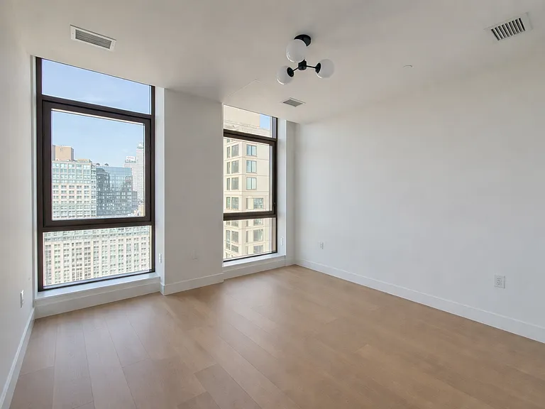 480 Kent Ave #Penthouse 1F — Photo 11