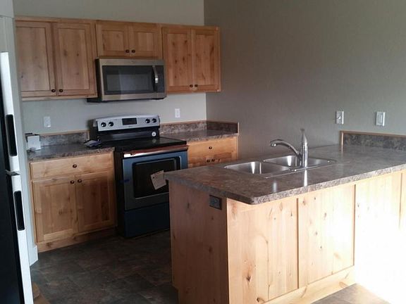 4th image of 685 N Park Ave #B