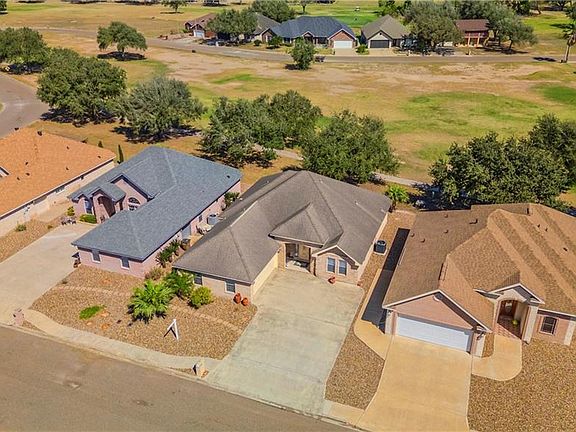 2nd image of 3525 Clubhouse Dr