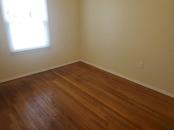 2nd image of 2143 NE 19th St